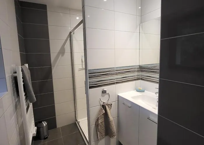 Дом отдыха Ciel - 1-8 Pers, Au Calme, A 20 Mins Du Puy-de-dome, Vulcania Et Le Volcan De Lemptegy