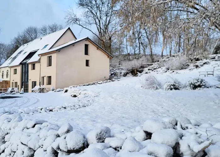 Дом отдыха Ciel - 1-8 Pers, Au Calme, A 20 Mins Du Puy-de-dome, Vulcania Et Le Volcan De Lemptegy *